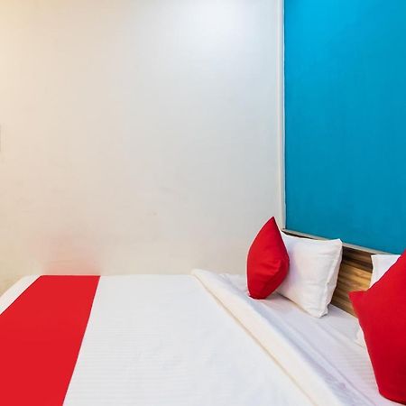 Oyo 24196 Hotel Shreenath Palace Ujjain Bagian luar foto