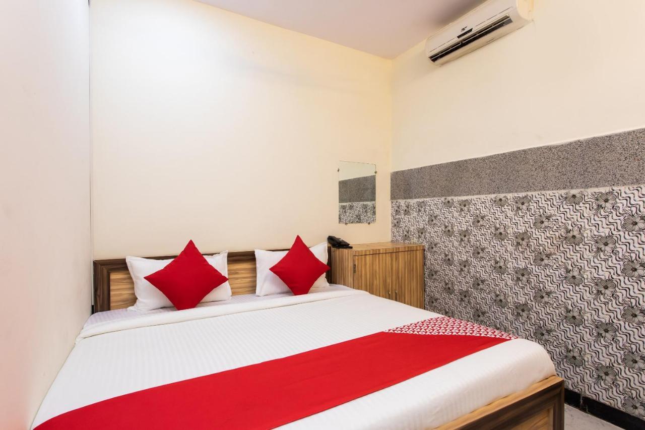 Oyo 24196 Hotel Shreenath Palace Ujjain Bagian luar foto