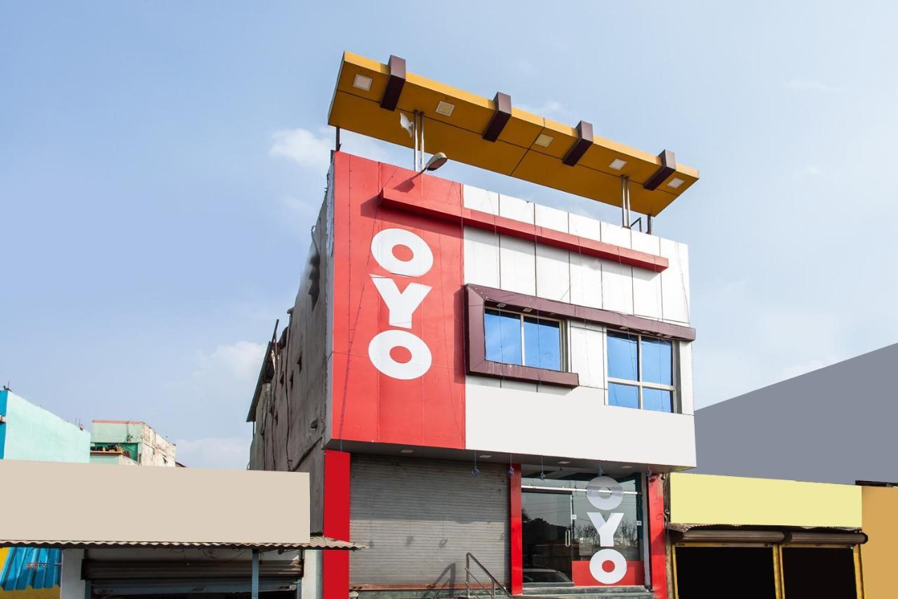 Oyo 24196 Hotel Shreenath Palace Ujjain Bagian luar foto