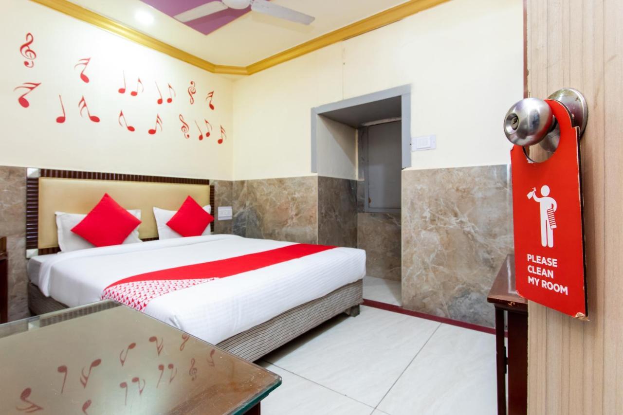 Oyo 24196 Hotel Shreenath Palace Ujjain Bagian luar foto