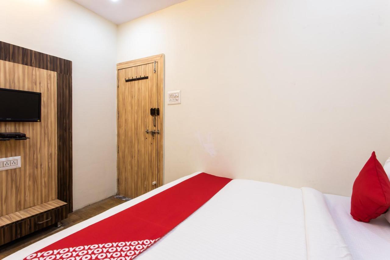 Oyo 24196 Hotel Shreenath Palace Ujjain Bagian luar foto