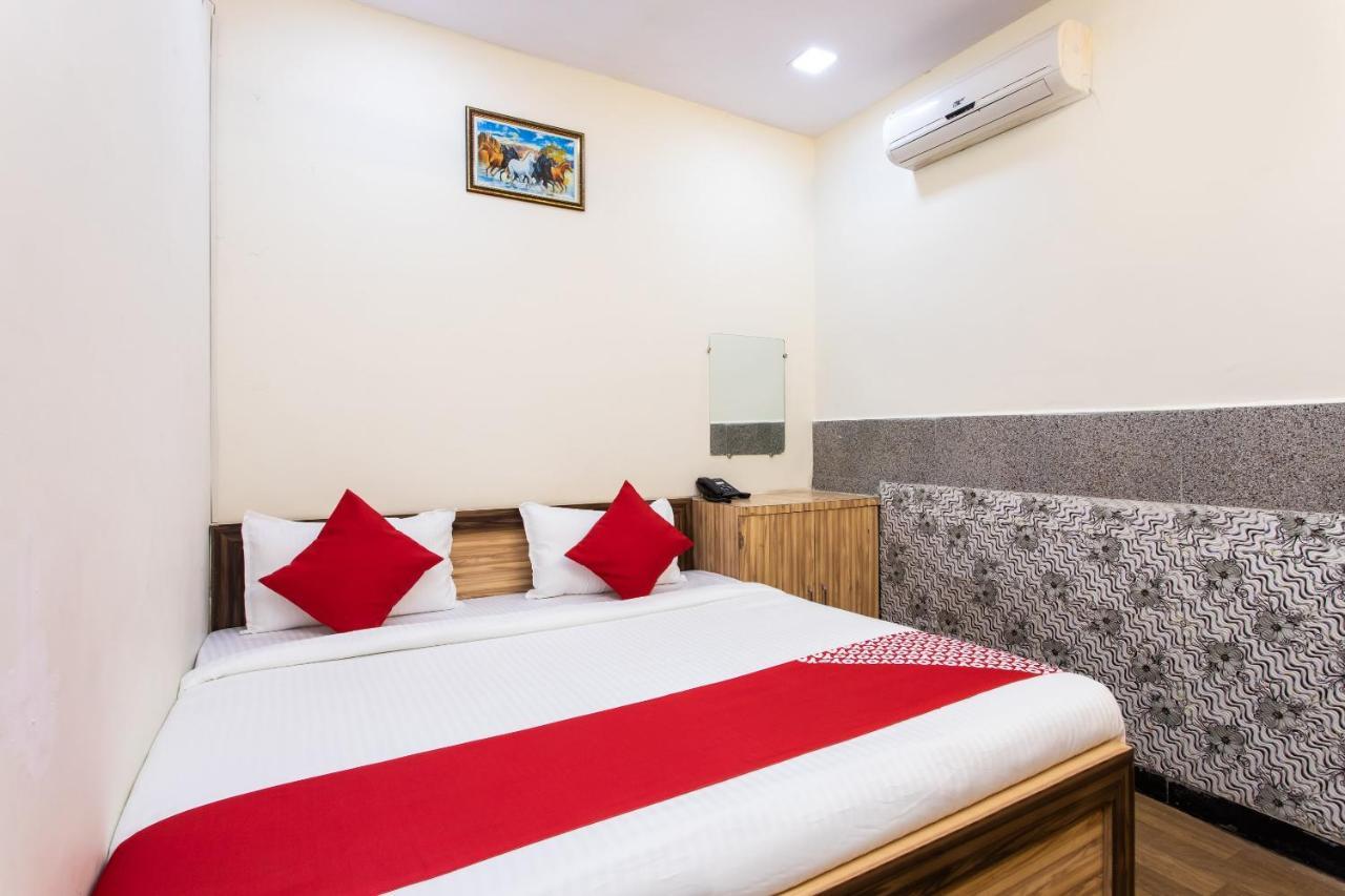 Oyo 24196 Hotel Shreenath Palace Ujjain Bagian luar foto