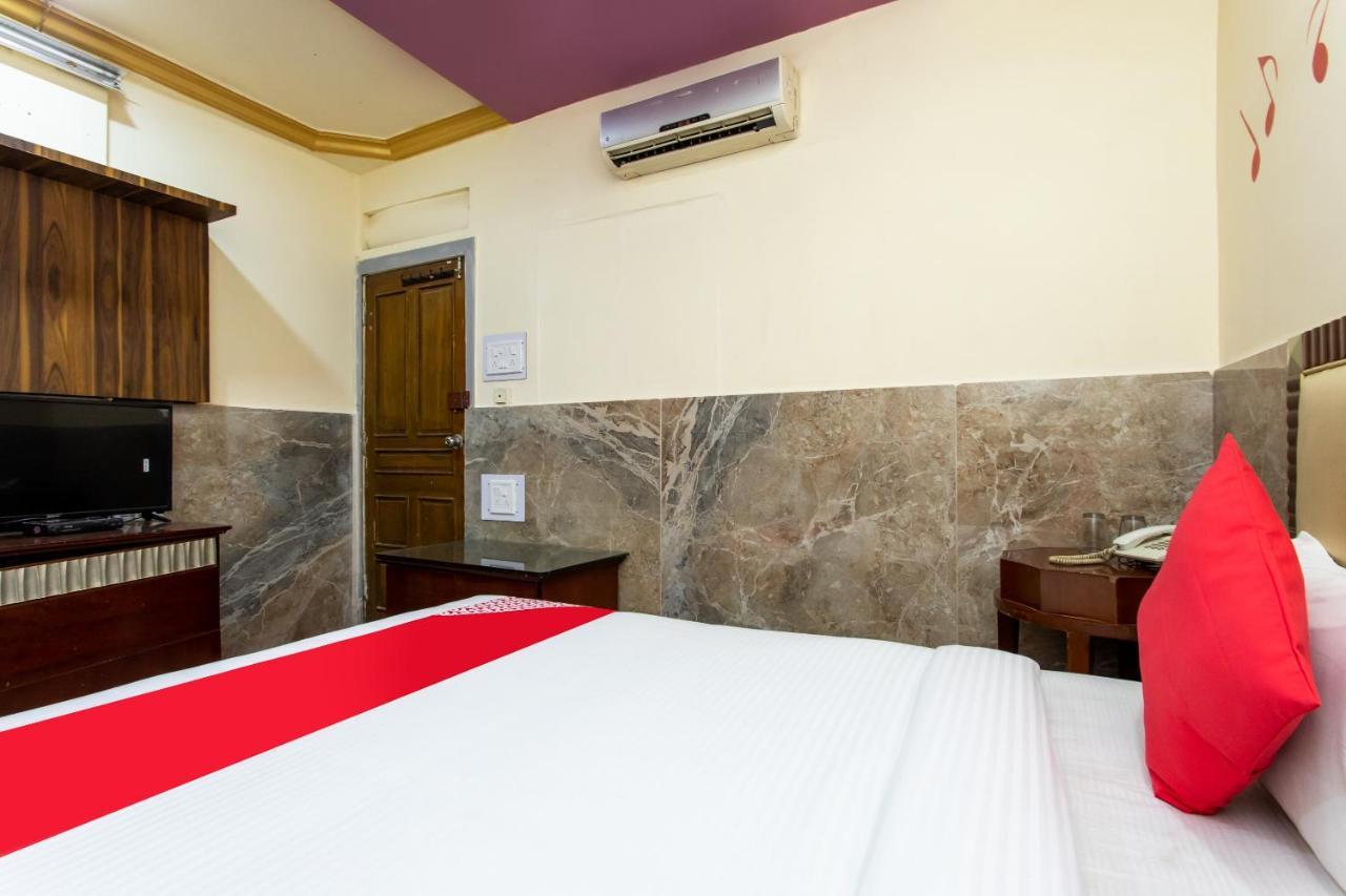 Oyo 24196 Hotel Shreenath Palace Ujjain Bagian luar foto